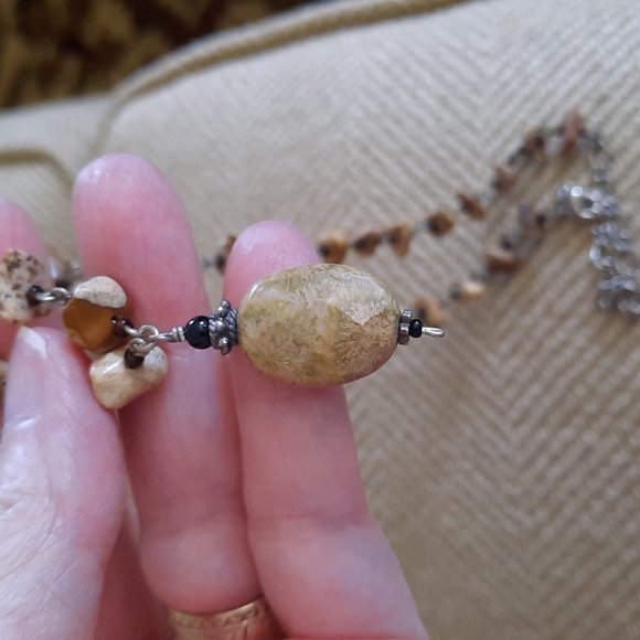 Genuine polished stone necklace - Picture 2 of 9